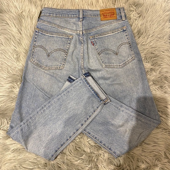 Levi’s 501 light wash jeans